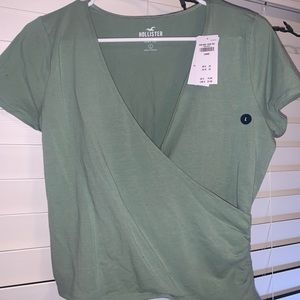 Olive green cropped Hollister shirt